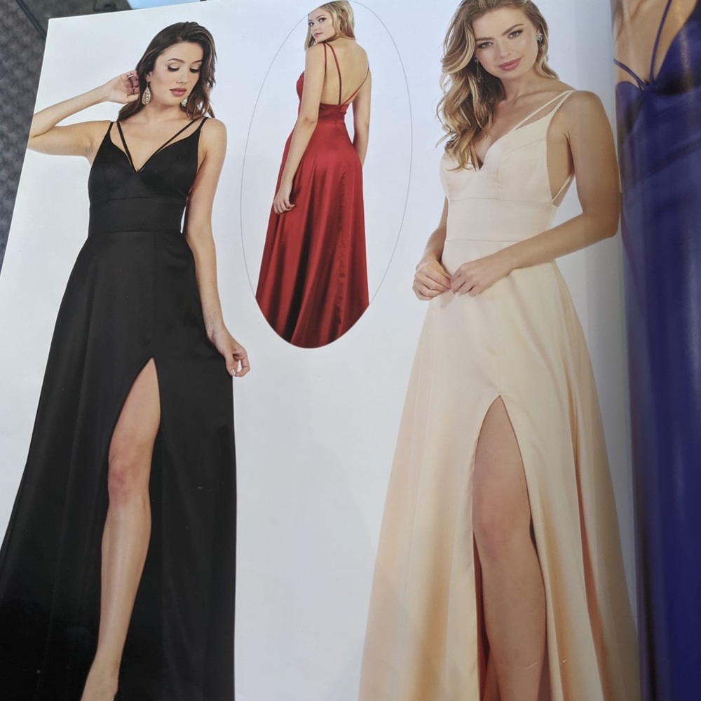 PROM DRESS - Picture 3 of 4
